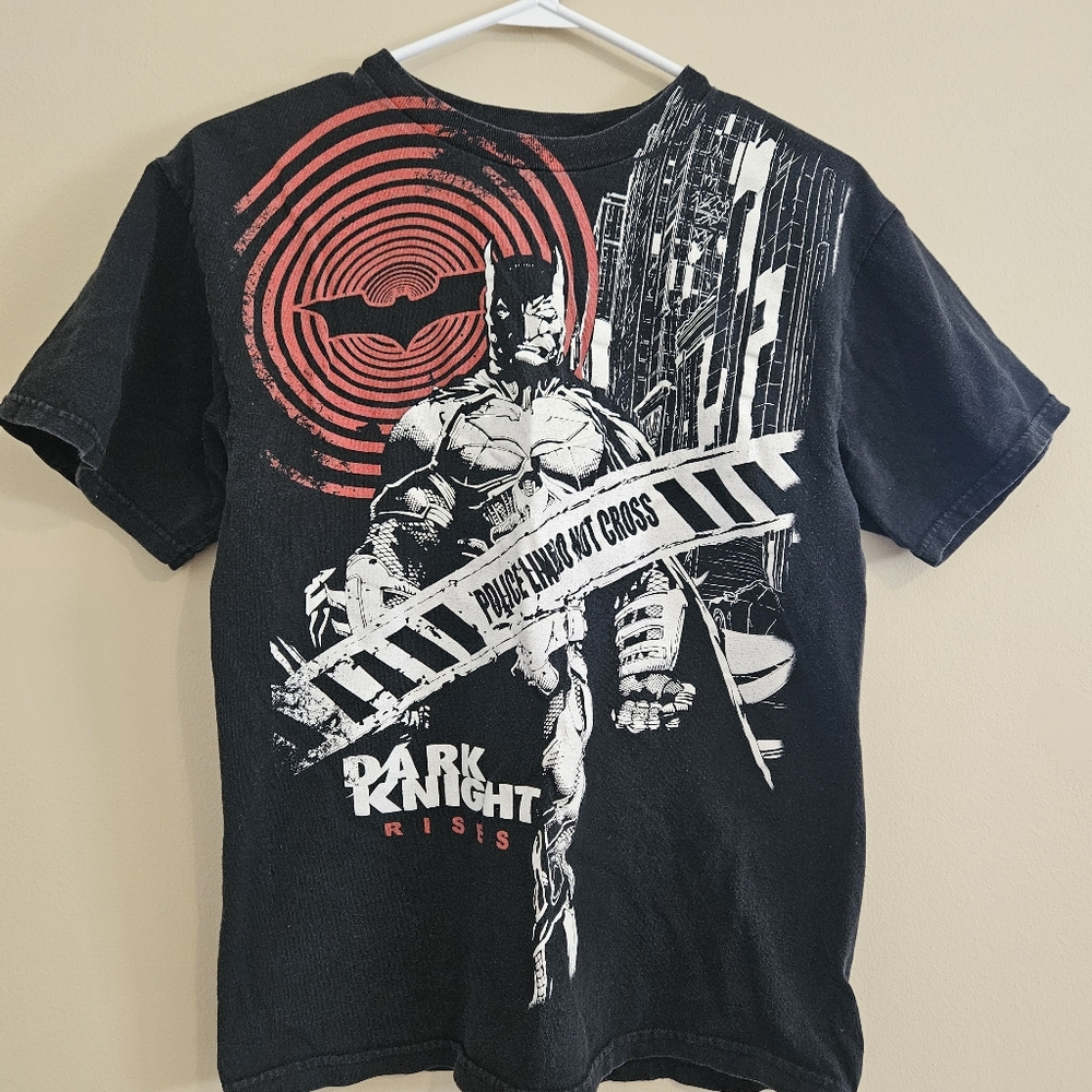 TM & DC Comics Boys Medium Graphic Tshirt Dark Knight Rises